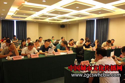 图2为全市移民精准抚贫会场_副本.jpg